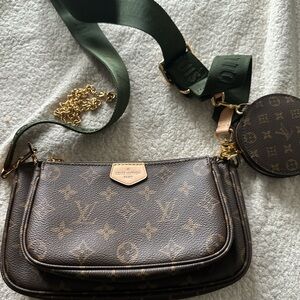 Louis Vuitton Multi Pochette Accesorios